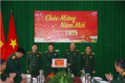 Quân khu chúc tết các đơn vị trên địa bàn tỉnh Cao Bằng